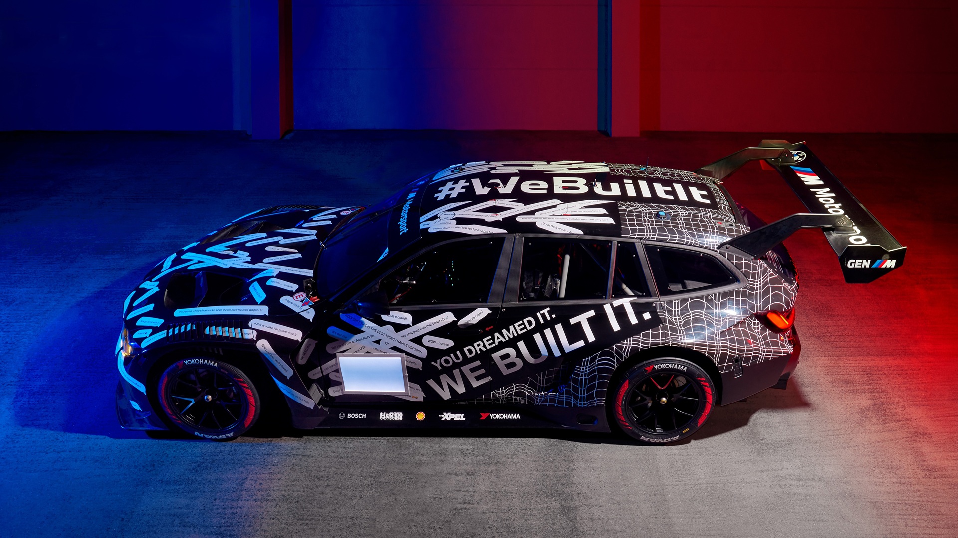 BMW M3 Touring 24H in Social Media livery