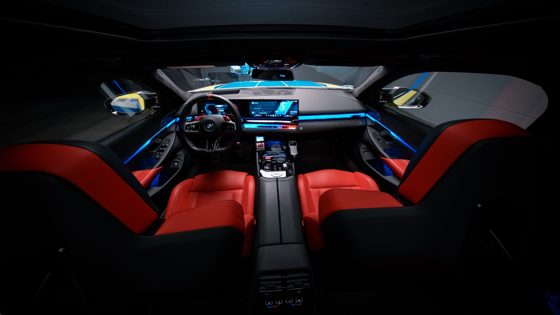 Sitze und Cockpit vom BMW M5 Touring Polizei-Einsatzfahrzeug.