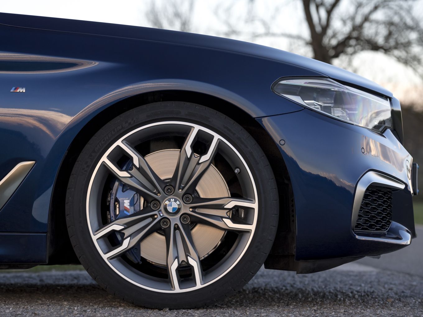 Leichtmetallrad des BMW M550i xDrive G30