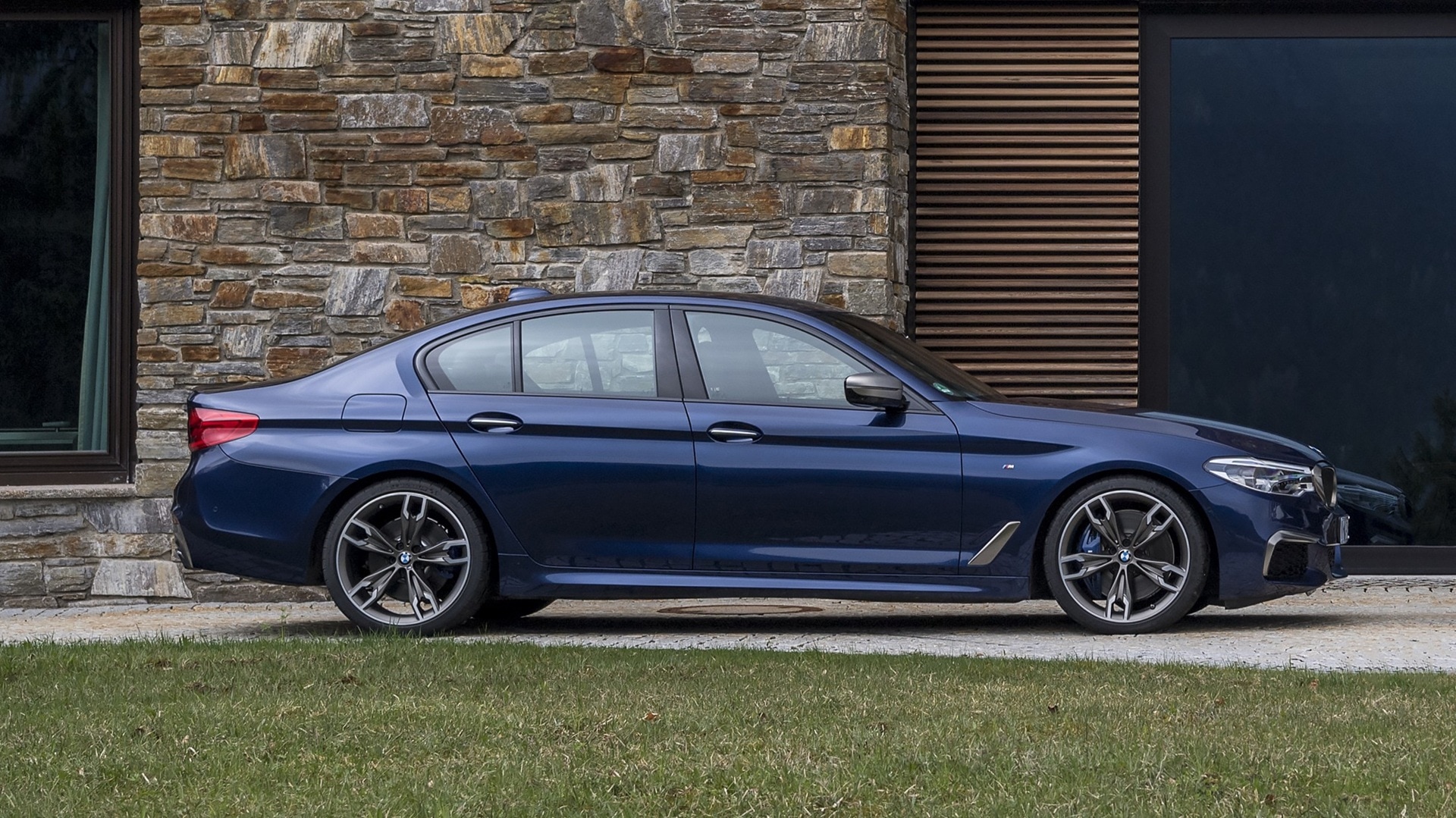 BMW M550i xDrive G30