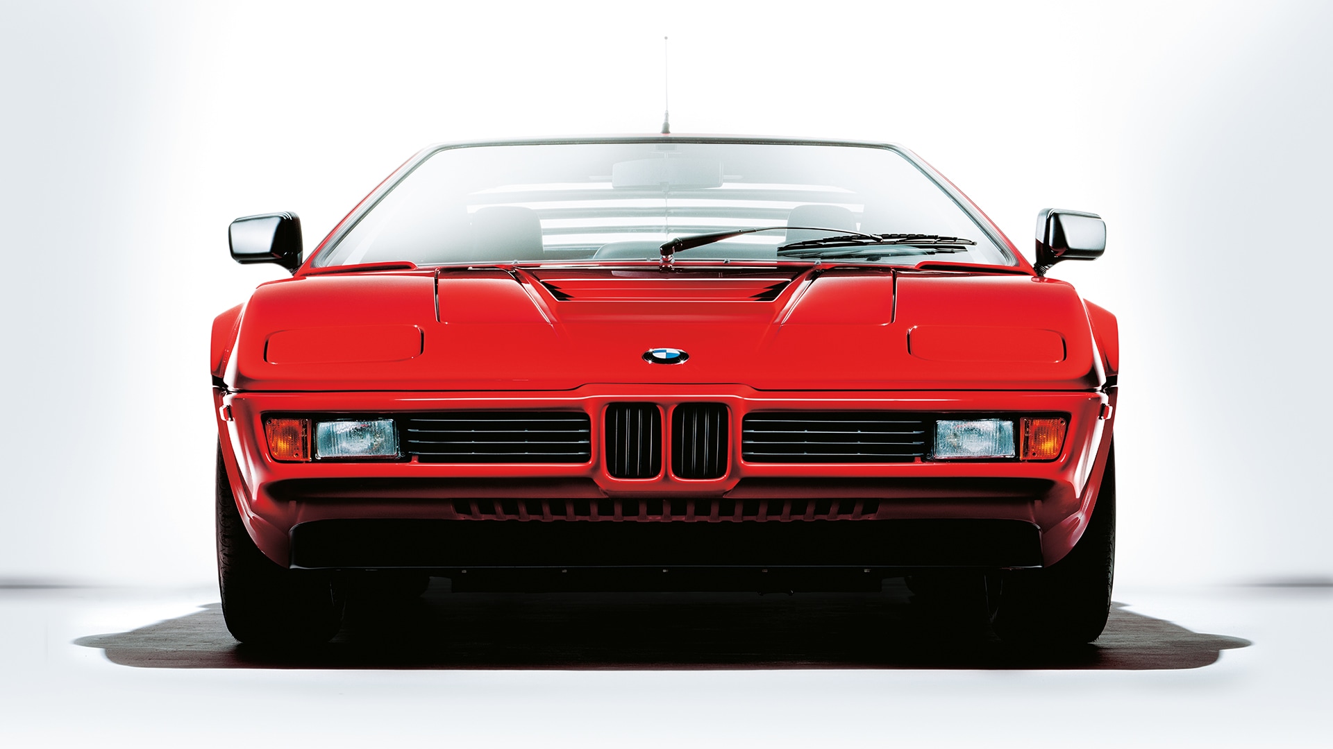 Der BMW M1 mit der kleinsten Doppelniere der BMW Designgeschichte.