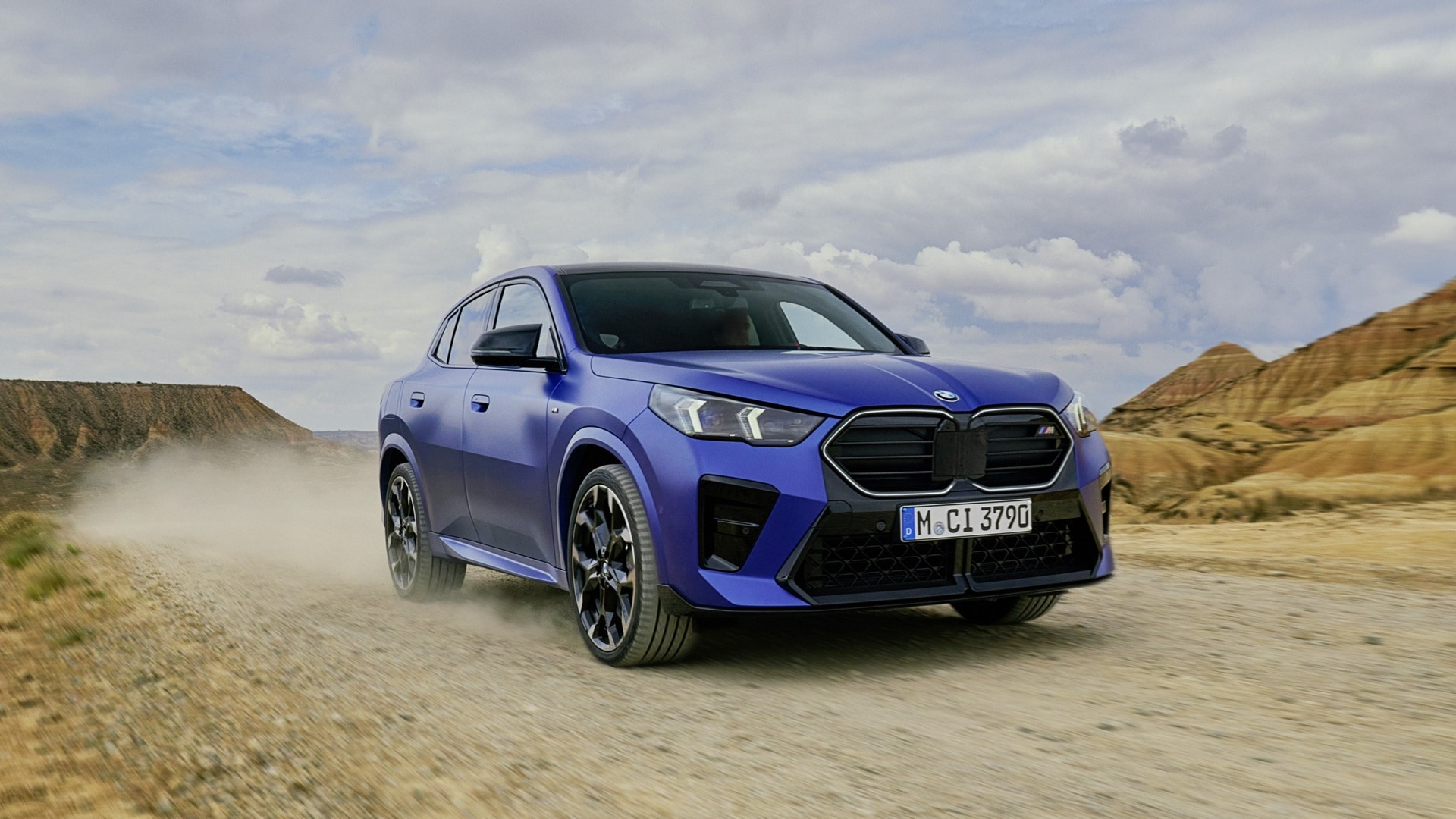 Der BMW X2 M35i xDrive mit hexagonaler Niere.