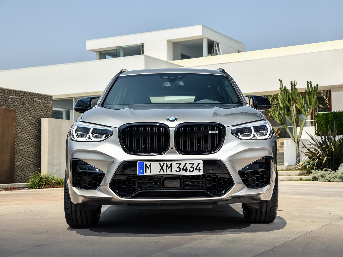 Large air intakes in the front section of the BMW X3 M Competition F97.