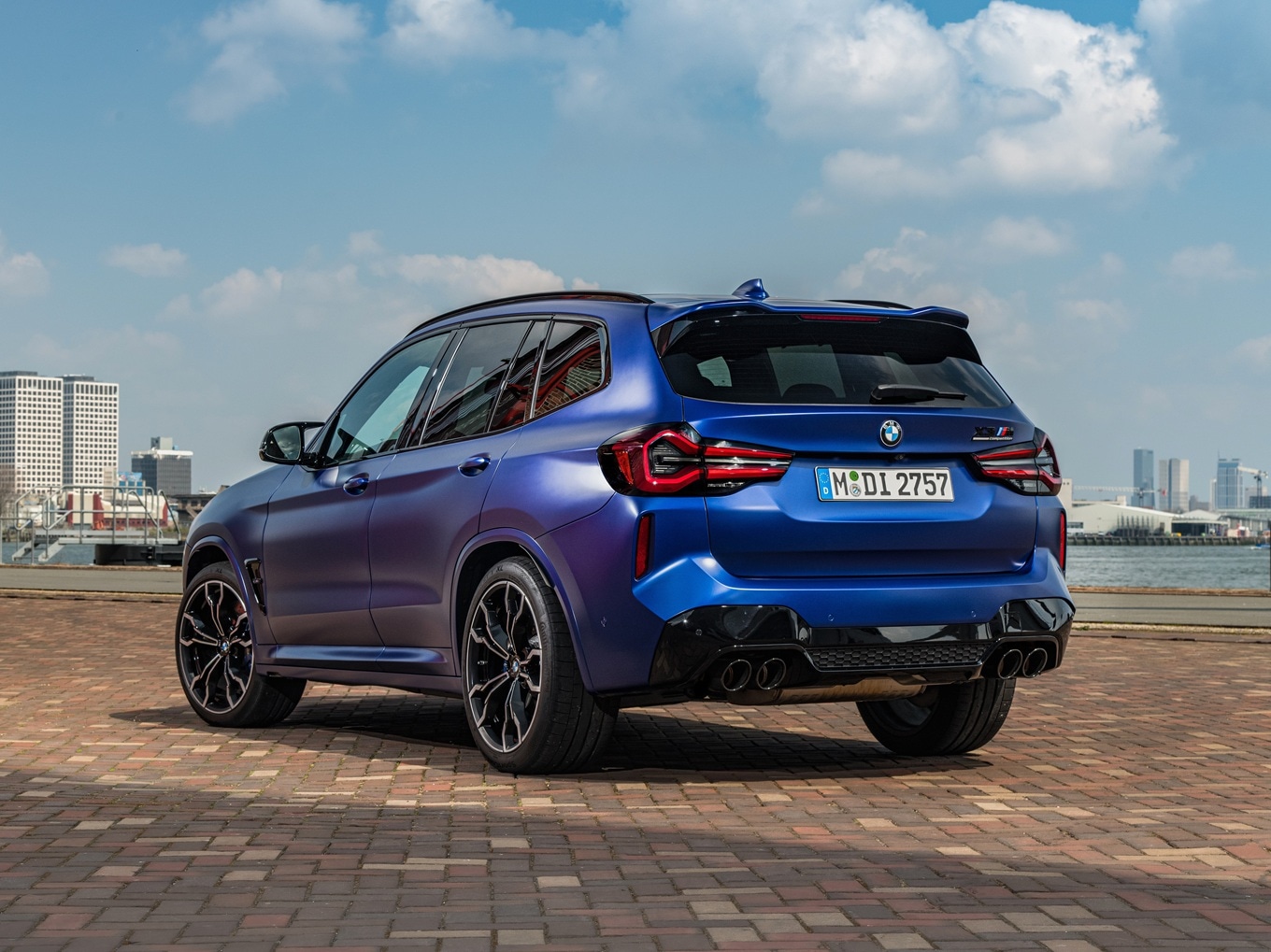 Rear view of the model update of the BMW X3 M F97.