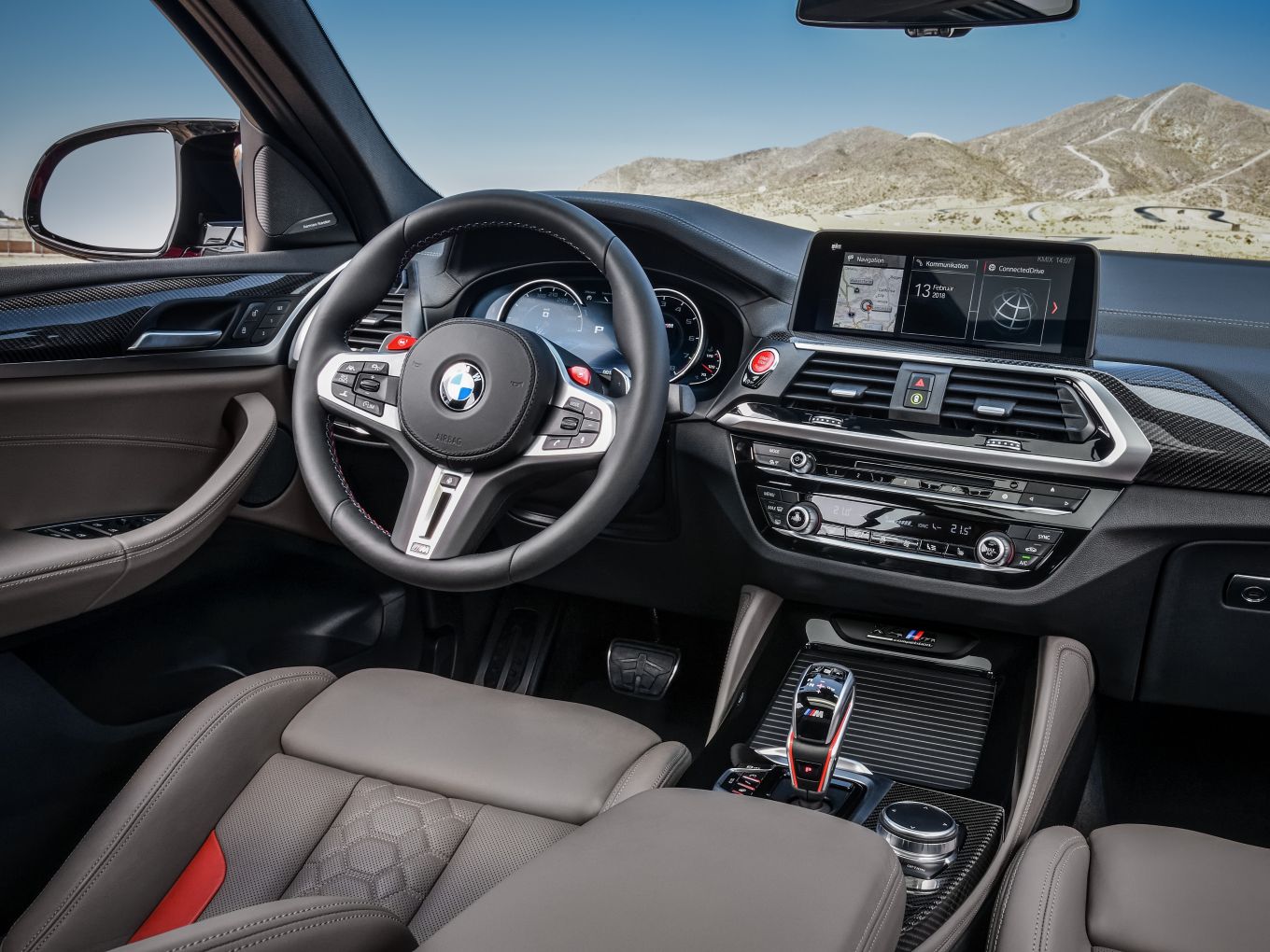 Cockpit of the BMW X4 M F98.