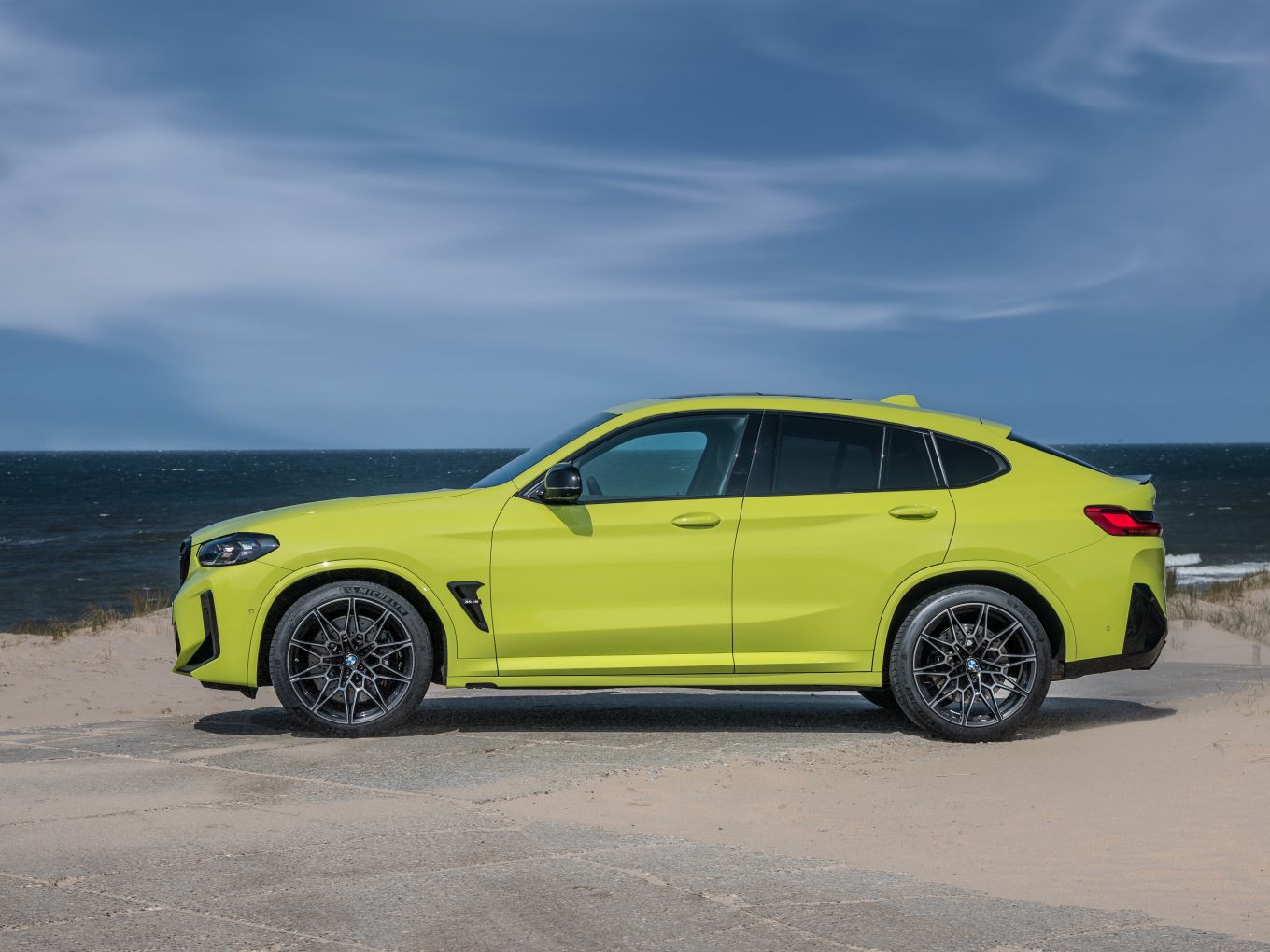 Model update of the BMW X4 F98. 