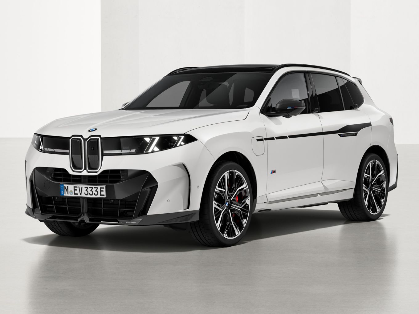 BMW X5 M60e mit dreiteiligem M Performance Frontsplitter Carbon.