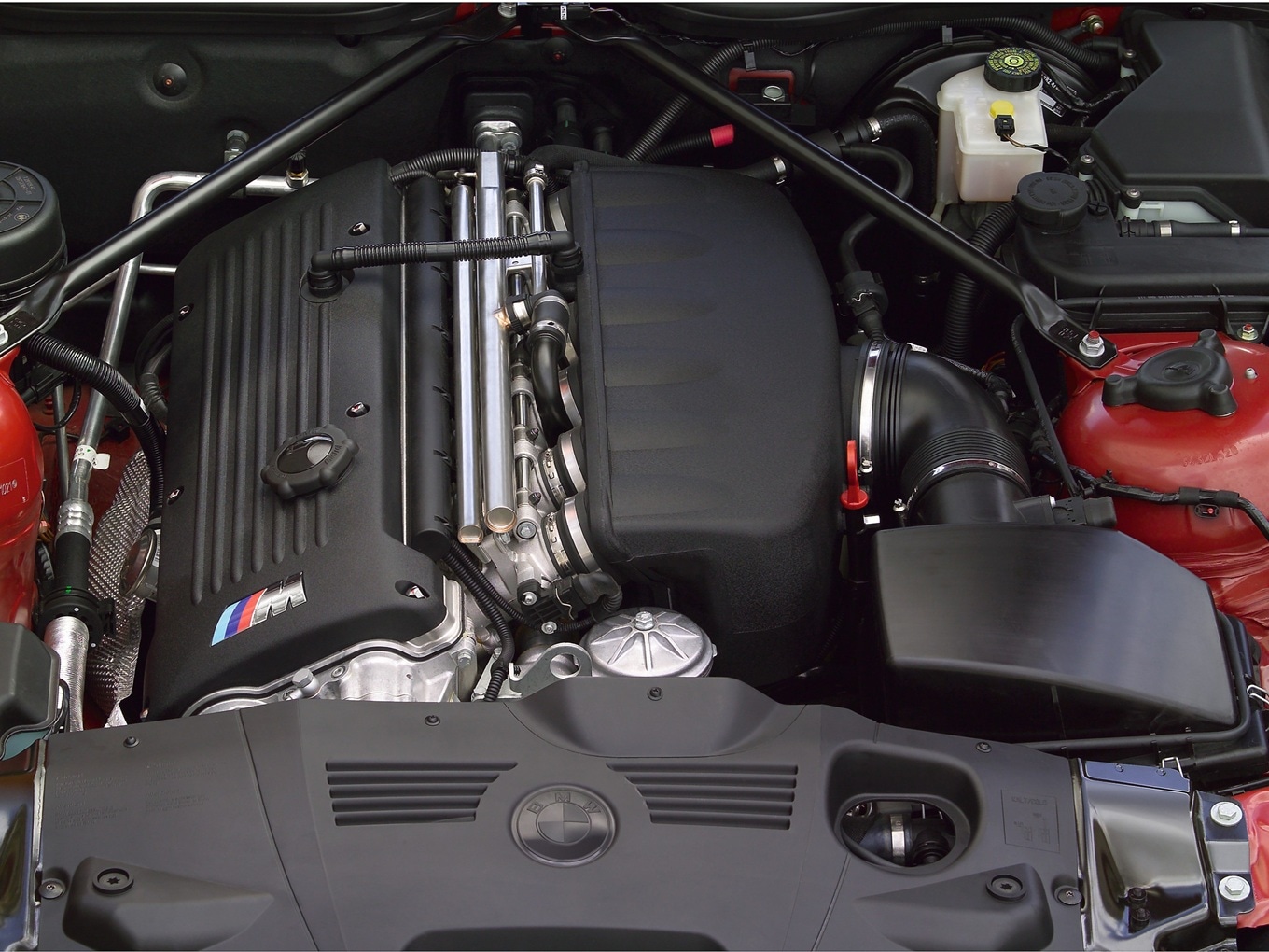 Der preisgekrönte 3,2-Liter-Reihen-Sechszylinder-Motor (S54B32).