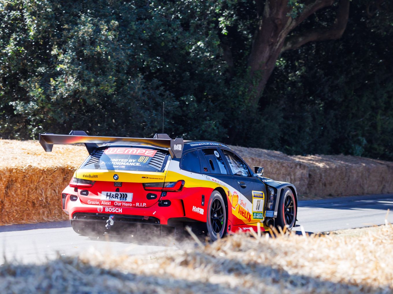 On the cusp of its next triumph: the BMW M3 Touring 24H at the Hillclimb race.