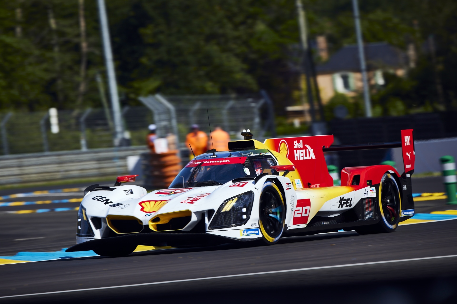 BMW M Hybrid V8 in Le Mans mit Shell Livery