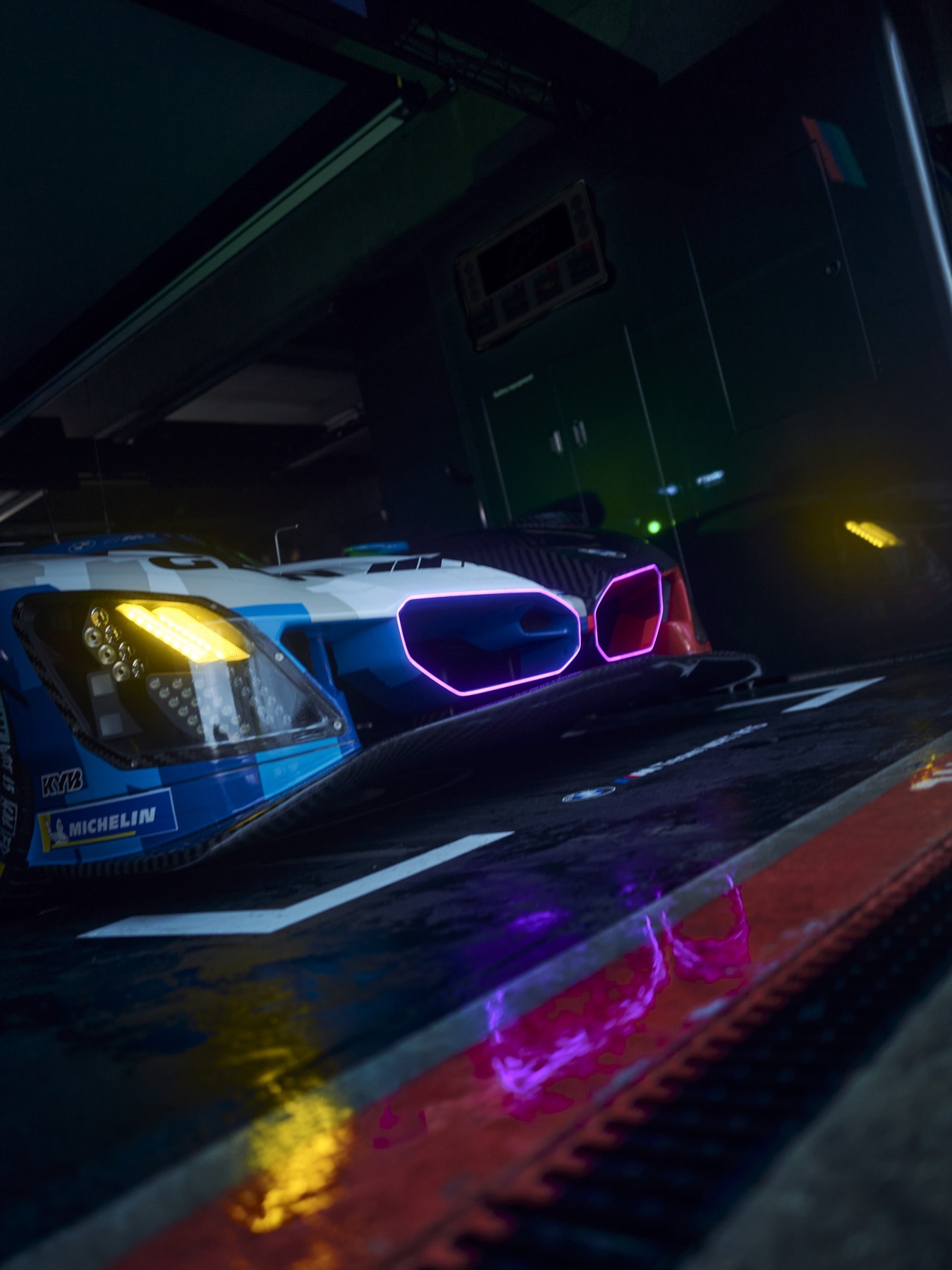 BMW M Hybrid V8 in Le Mans