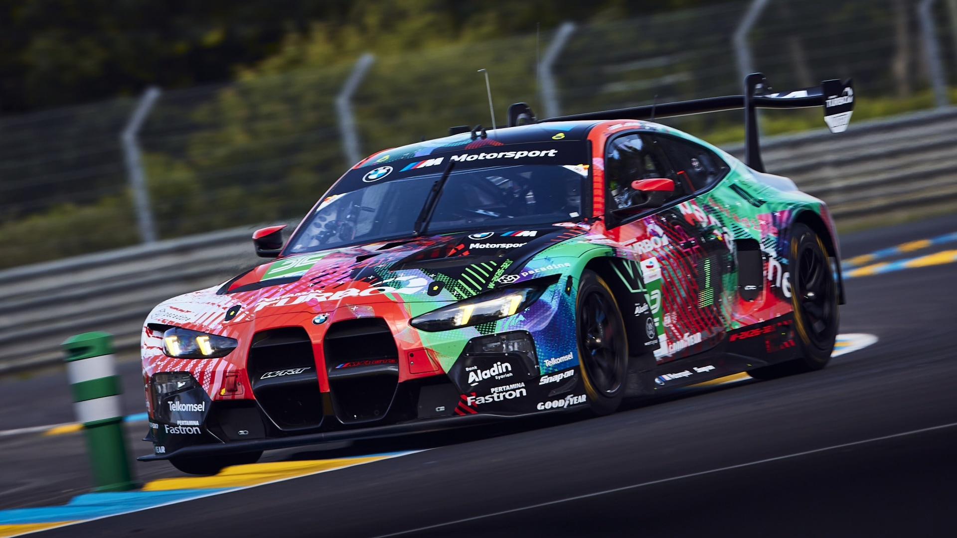 BMW M4 GT3 EVO #32