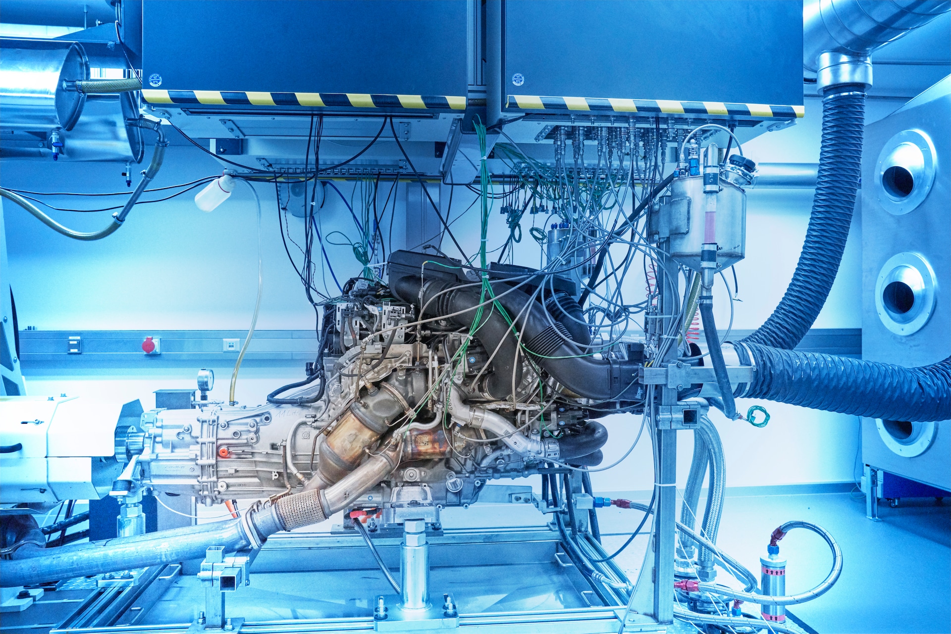 BMW M S58 engine on the test bench