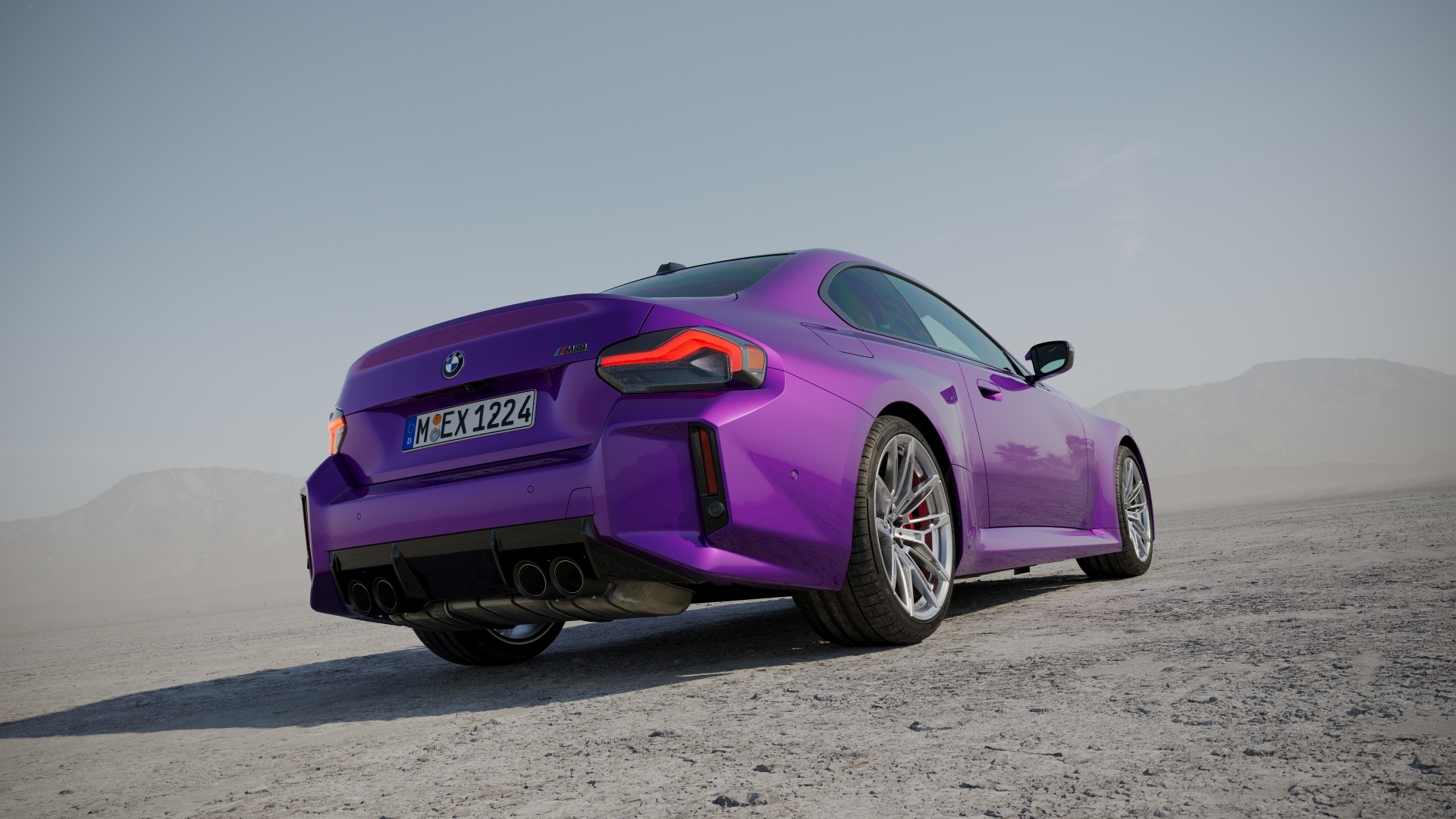 BMW M2 in BMW Individual Twilight Purple Perleffekt