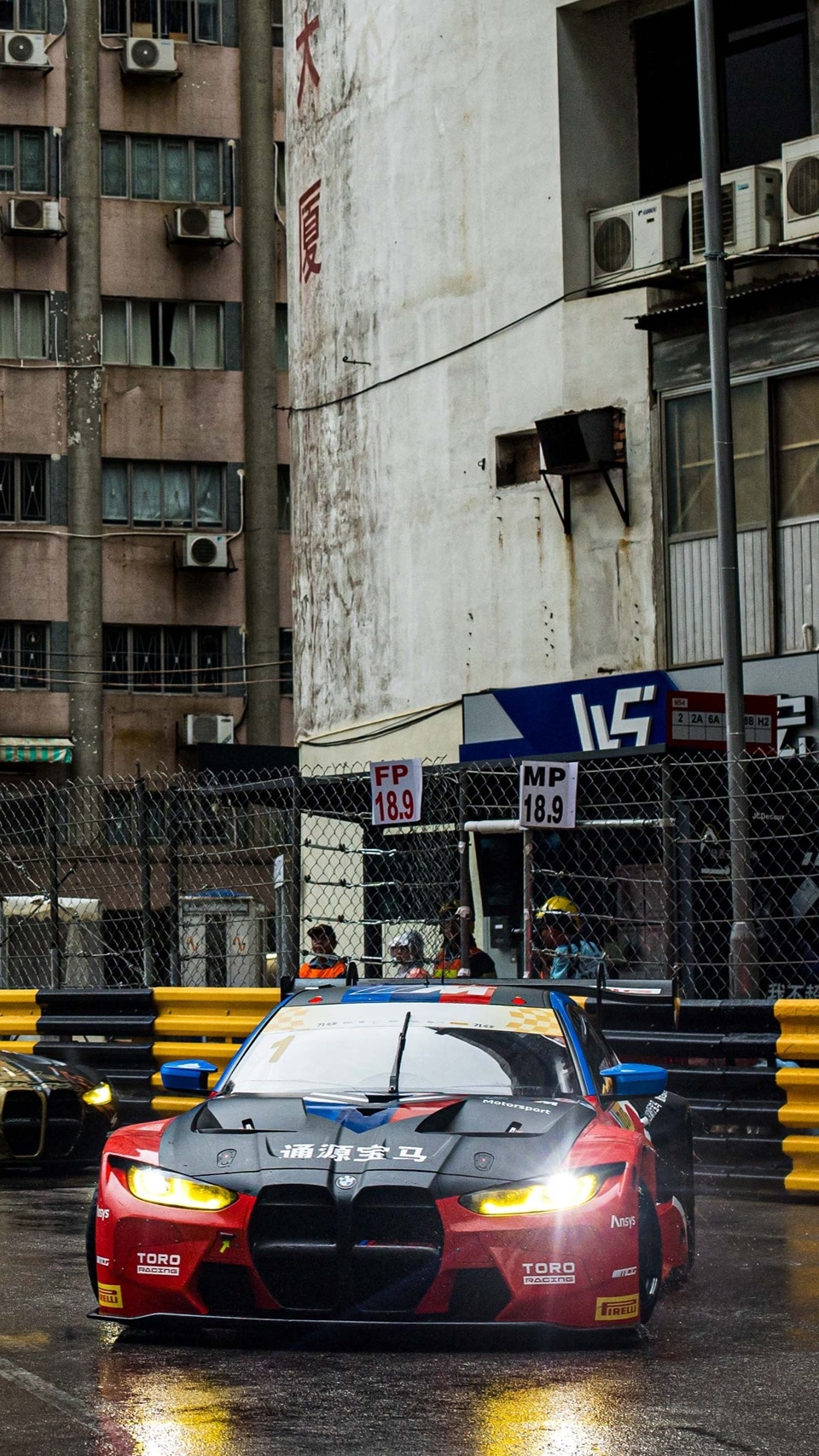 BMW M4 GT3 beim Rennen in Macau.