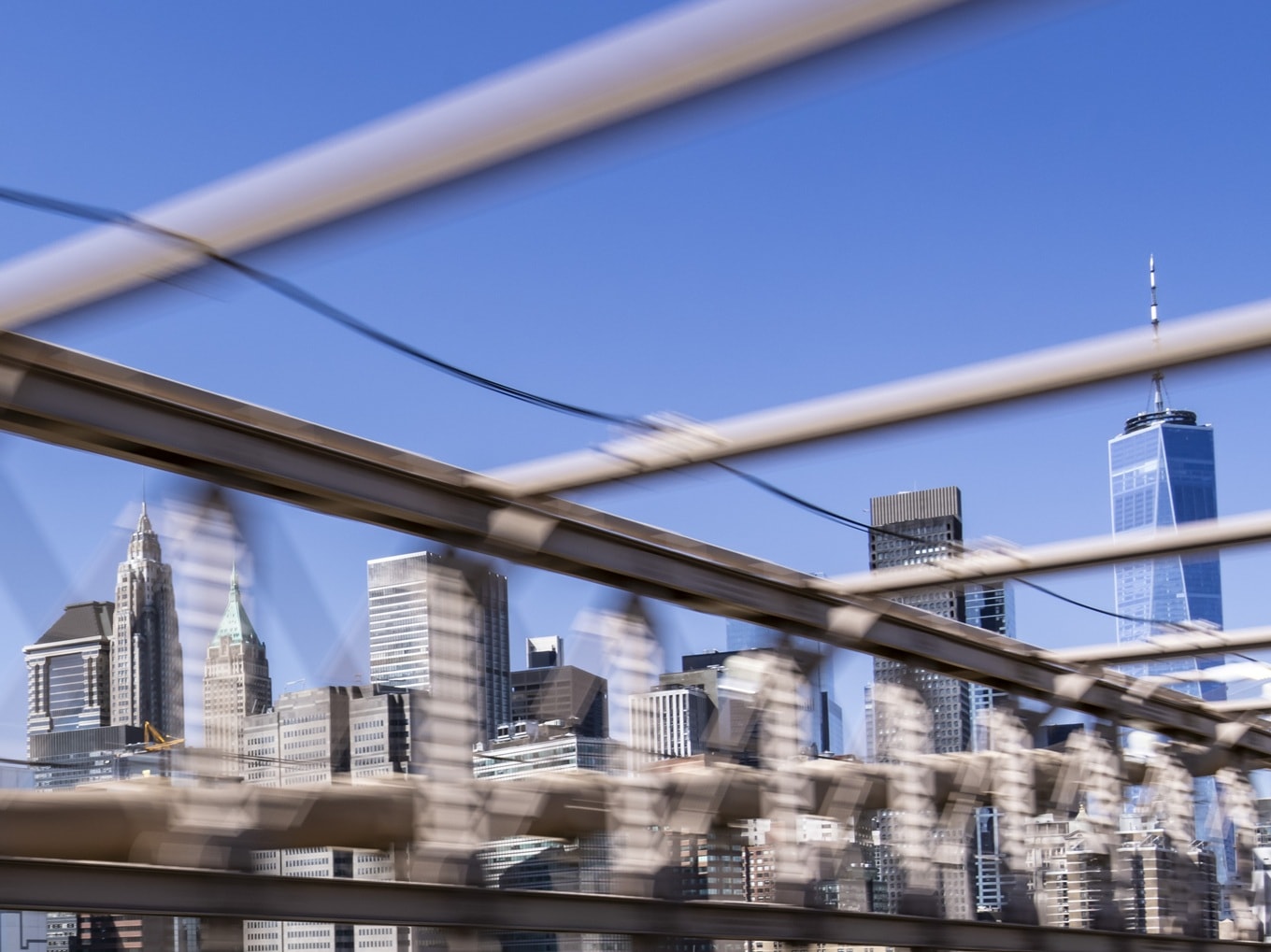 Blick auf Manhattan von der Brooklyn Bridge.