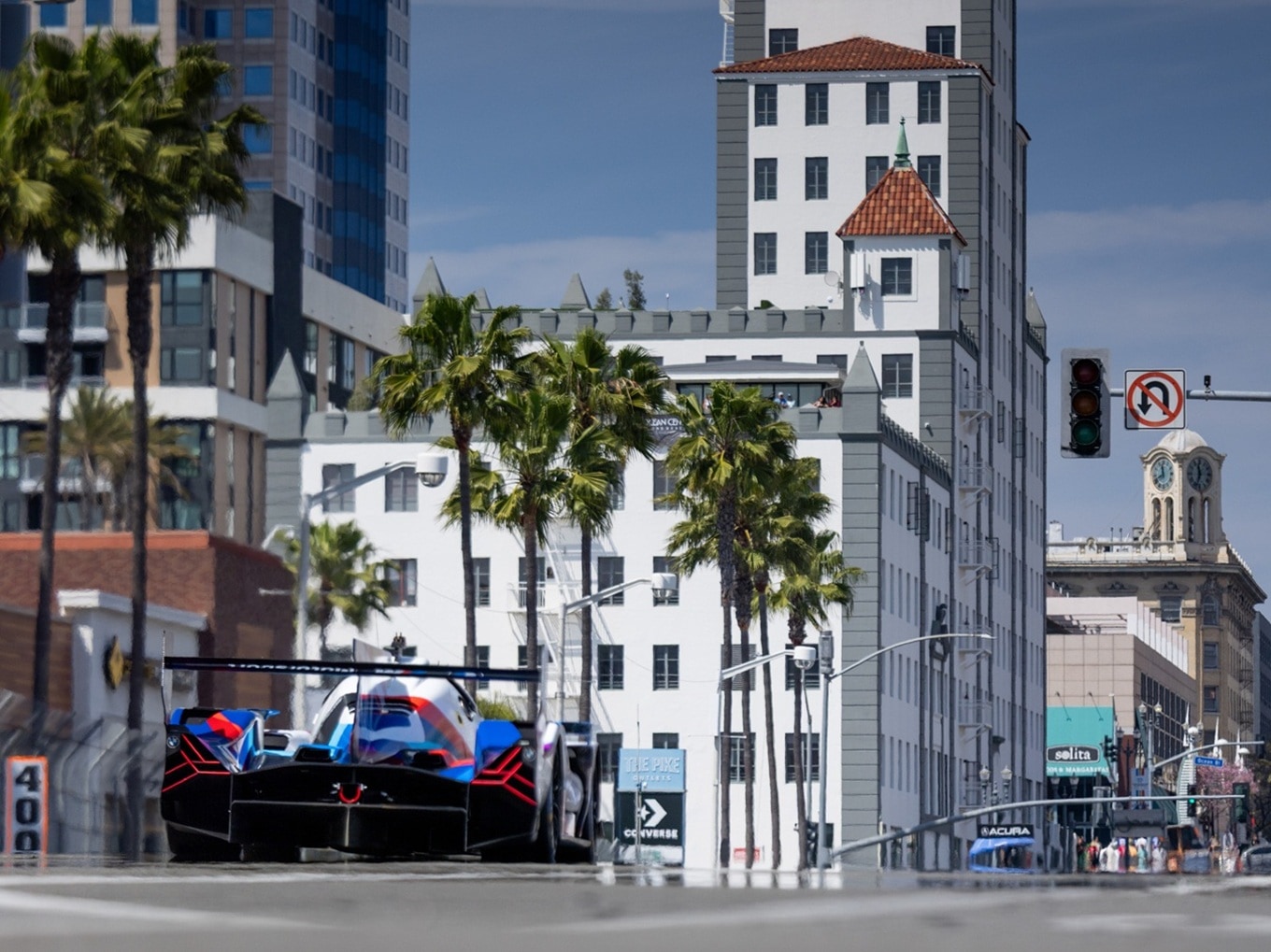 Der BMW M Hybrid V8 beim Long Beach Grand Prix 2025.